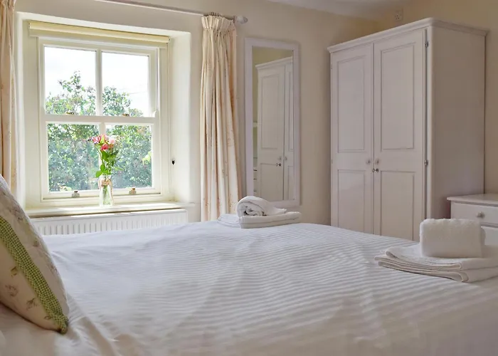 בית נופש Swallows Nest *